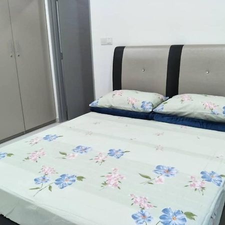 Mesahill Nilai 2 Room Condo - Fast Wifi, Amazing Pool & Tv エクステリア 写真