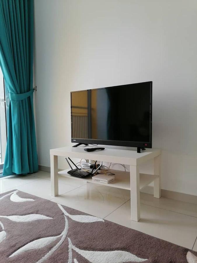 Mesahill Nilai 2 Room Condo - Fast Wifi, Amazing Pool & Tv エクステリア 写真