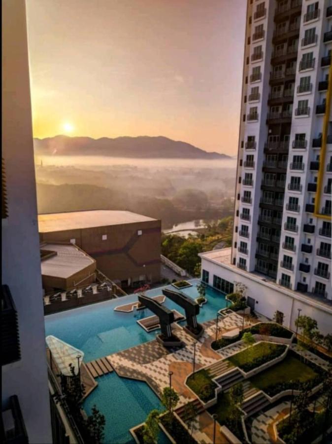 Mesahill Nilai 2 Room Condo - Fast Wifi, Amazing Pool & Tv エクステリア 写真