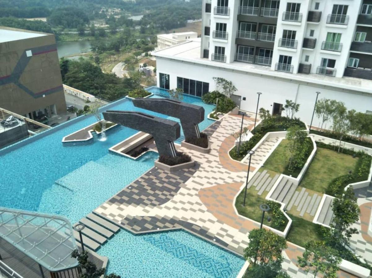 Mesahill Nilai 2 Room Condo - Fast Wifi, Amazing Pool & Tv エクステリア 写真