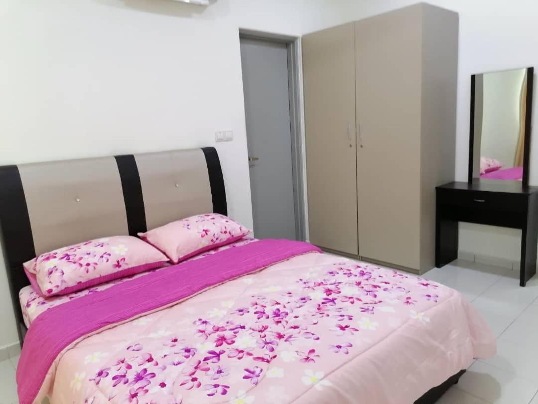 Mesahill Nilai 2 Room Condo - Fast Wifi, Amazing Pool & Tv エクステリア 写真