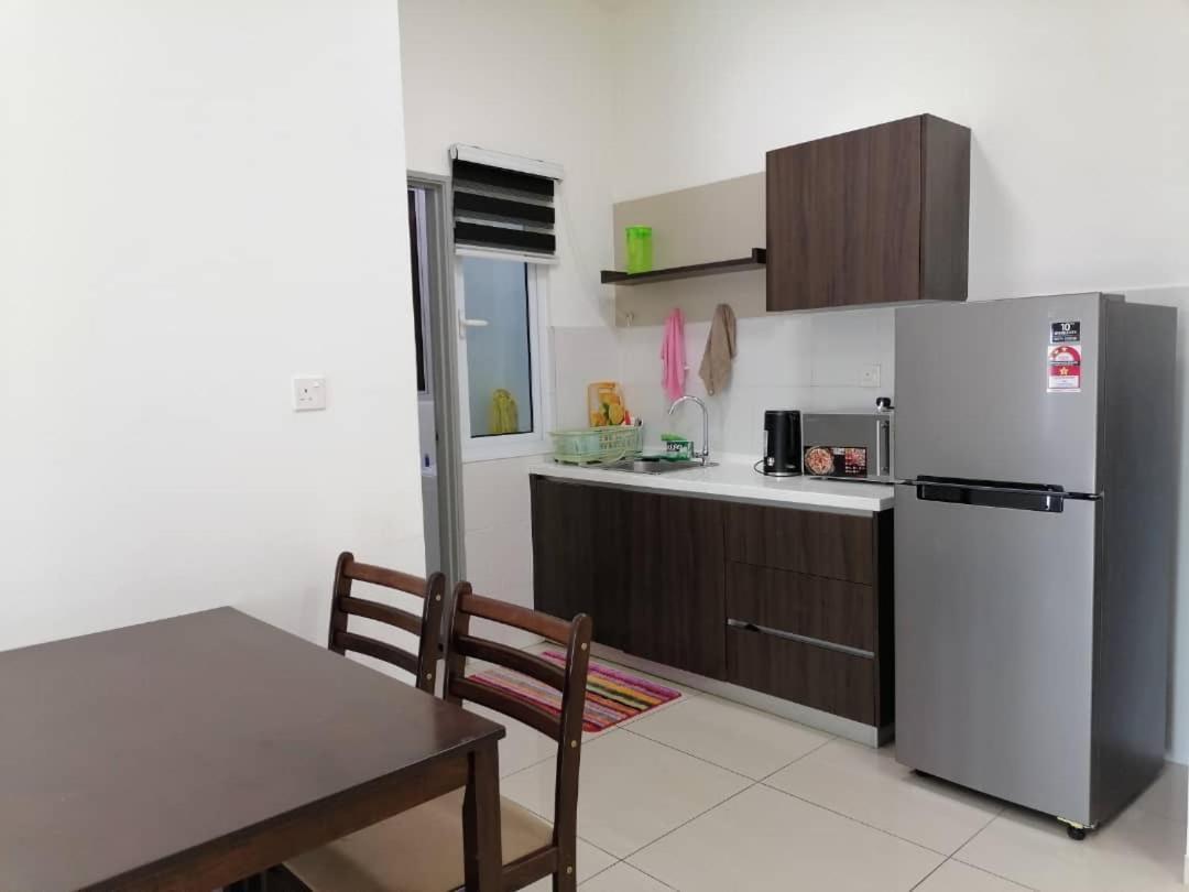 Mesahill Nilai 2 Room Condo - Fast Wifi, Amazing Pool & Tv エクステリア 写真